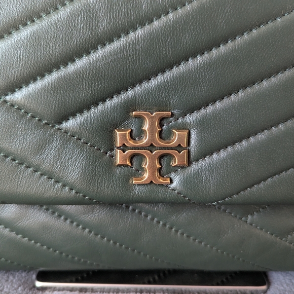 Tory Burch Small Dark Green Kira Chevron Crossbody - Picture 3 of 9